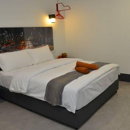 Oyo 90265 Hotel Ventura Kangar Exteriör bild